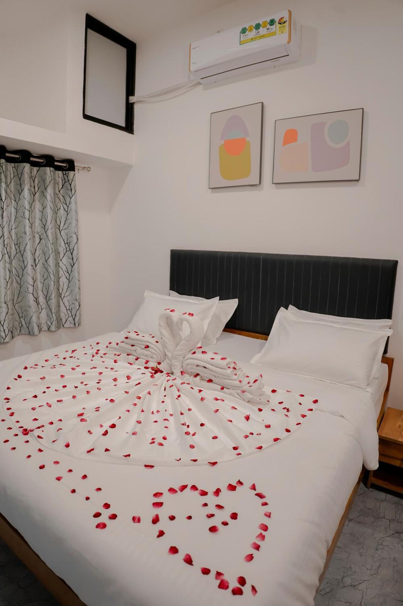 Hotel Royal Accord สุรัต ภายนอก รูปภาพ